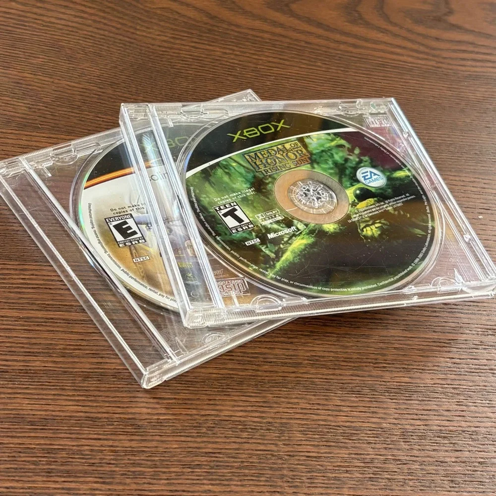 Microsoft Xbox Video Game Bundle Colin McRae Rally 2005 Medal of Honor Good Disc